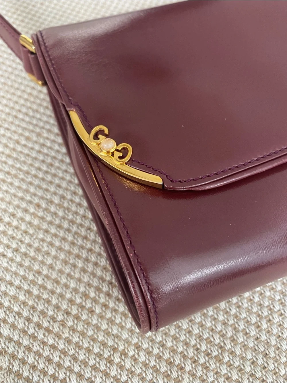 Vintage Gucci Crossbody or Clutch Bag in Burgundy Red - Picture 3 of 14